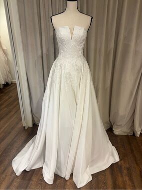 Ava Laurenne Bridal Bentley Satin wedding dress Label Size 6